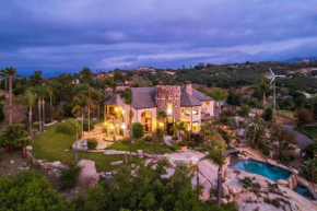 Secluded Boulder Groves Resort Getaway!